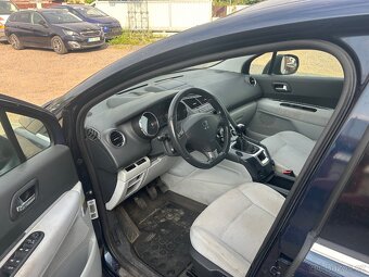 Peugeot 5008 2,0 HDI 110KW RHE r.2010 prodám díly - 5