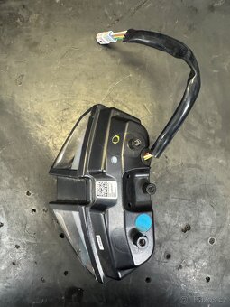 KTM 390 Adventure 2022 zadní světlo, kyvná vidlice - 5