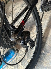 RockMachine Thunder 19,5 alu rám - 5