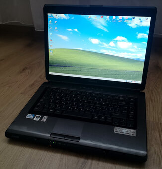 Predám notebook Toshiba - 5