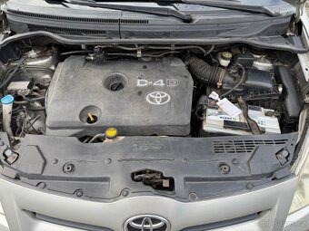 Toyota Corolla Verso - 5