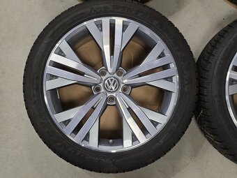originál VW Passat Kalamata 8x18" 5x112 s pneu 235/45 R18 - 5