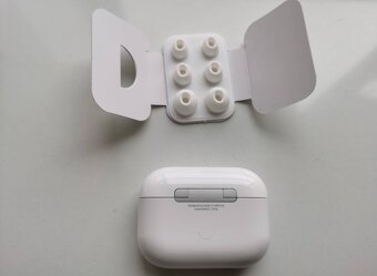 Airpods pro 2 lighting - 5