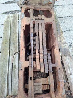 Zetor 6911 převodovka s rozvodovkou - 5