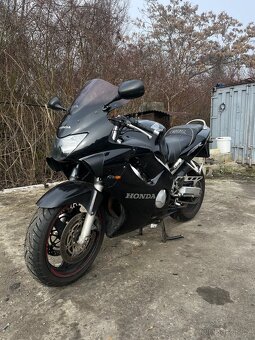 Honda CBR 600f4 - 5