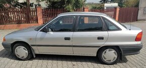 Opel Astra 1,8i GLS, benzín, 66kW - 5