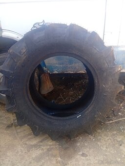 Šipové pneu 320/70R20 - 5
