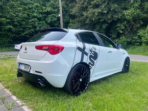 P: Alfa Romeo GIULIETTA QV 1750 - 173 kW - 5