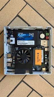 Mini PC Zotac / 8GB RAM / 256GB SSD / Win10 Pro - 5