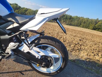 Suzuki GSR 750 2014 - 5