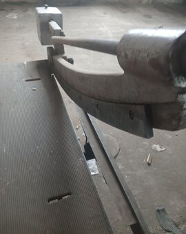 Nůžky tabulové na plech NTP 1000/2,58 - 5