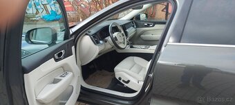 Na prodej Volvo XC60 2019 T5 - 5