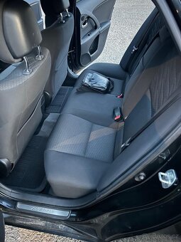 Toyota Avensis - 5