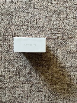 Apple AirPods - 5