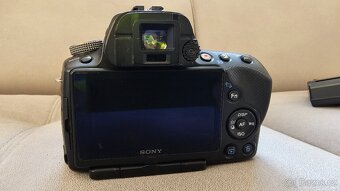 Sony SLT-A55V - 5