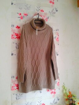 Dlouhý krásný svetr s rolákem 50/54 - 5