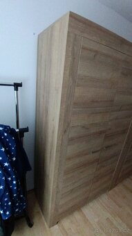 Šatní skříň - barva dub - 5