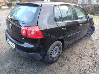 Volkswagen Golf V 1.6FSI - 5