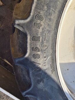 Kolesa John deere - 5