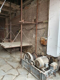 Stavební vrátek. - 5