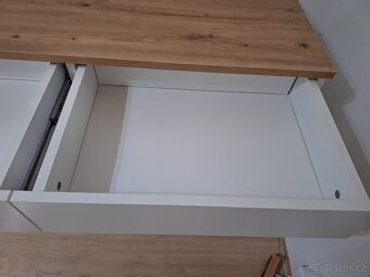 Kosmetický stolek - 5