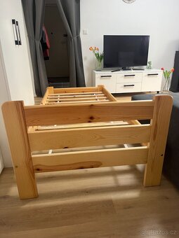 Dřevěná postel s roštem - 5