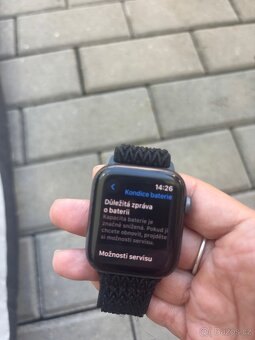 Apple Watch SE 1. Generace - 5
