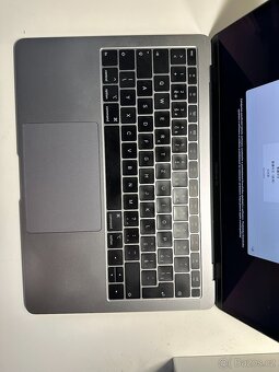 Apple MacBook Air 13" 2019 - 5