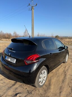 Peugeot 208 1.6 HDI - 5