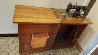 Šicí stroj Minerva v dřevěné skříňce – retro/retro-design - 5