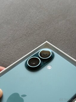 Mobilní telefon Apple iPhone 16, 128 gb, 98%, modrozelený - 5