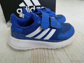 Tenisky Adidas Tensaur. Vel 26. - 5