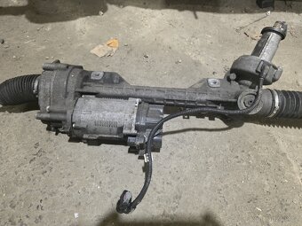 BMW 3 e90,91 řízení - 5