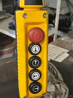 Prodám otočný sloupový jeřáb 1t - 5