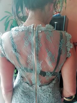 Zn., mladistvě působící, společenské šaty Lilly Mcbee, v. L - 5