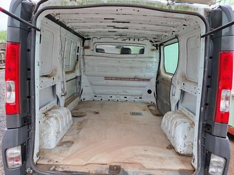 Renault Trafic 2,0 Tdi - na opravu nebo na díly - 5