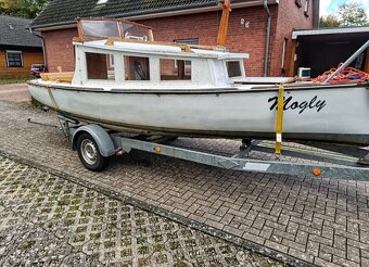 Kajutová loď s motorem - 5