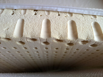 Prodám dvě matrace 80x200cm - 5