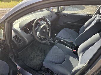 Honda Jazz 1.3 61kw rok 2005 - 5
