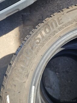 Pneu R17 225/50 - 5