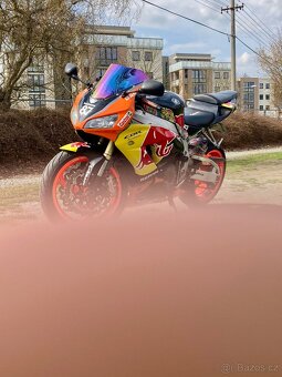 Limitovaná edice 999 r.v.2007 Honda Repsol rr fároš - 5