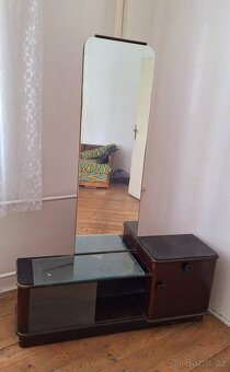 Skříň a noční stolky - 5