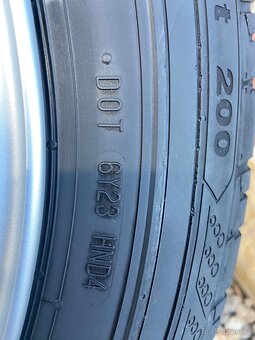MERCEDES - BENZ / 205/ 65 R16 C / CONTINENTAL - 5