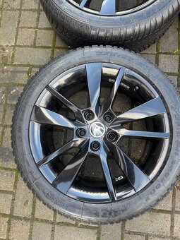 ORIGINÁL Alu Škoda TRIUS R17, 5x112 - TOP STAV, CELOROČNÍ - 5