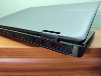 Obří 18" Msi,RTX-5070 Mux,R-9,QHD+,M.2 1TB - 5