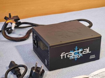 PC zdroj Fractal Design 600W 80PLUS Platinum - 5