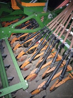 Prodám secí stroj Amazone - 5