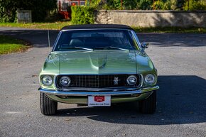 Ford Mustang Convertible - 5