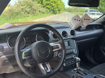 Ford Mustang GT 5.0 V8 - 5