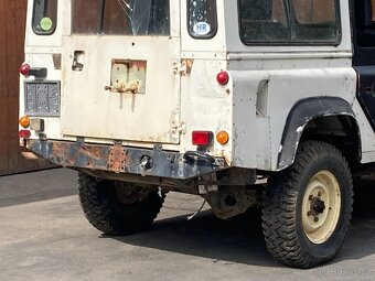 LAND ROVER DEFENDER 2,5D 9MÍST 1989 - 5